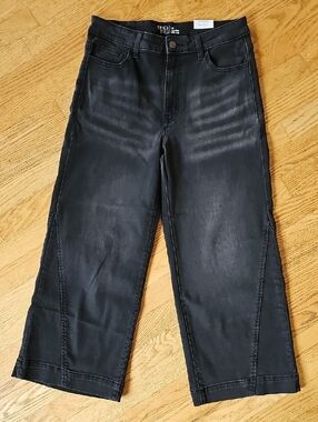TIME AND TRU Highrise Wide Leg Crop Jean